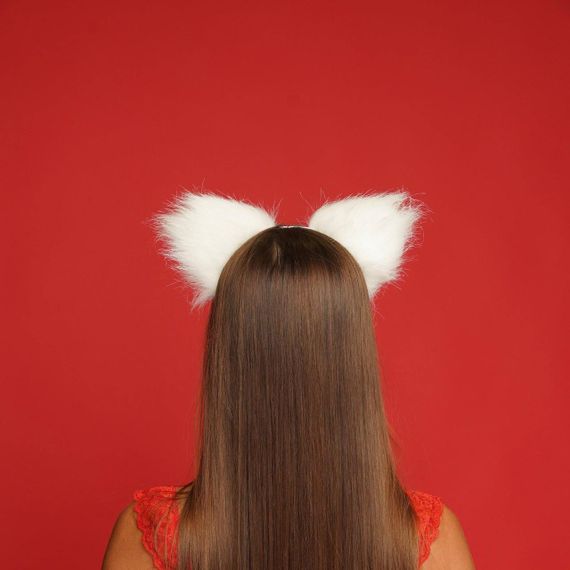 Хутряні вушка кішки з бантиком, Білі з червоним OKOVA Sex Aura | Зображення 3