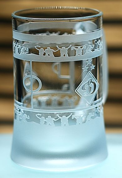 Пивний келих 670 мл ФK Динамо Київ з гравіюванням подарунок для фаната футбольний кухоль круговий | Зображення 4