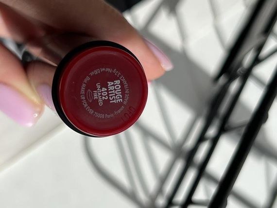 Помада Make up For Ever Rouge Artist Intense color beautifying lipstick - 402 untamed fire | Зображення 4