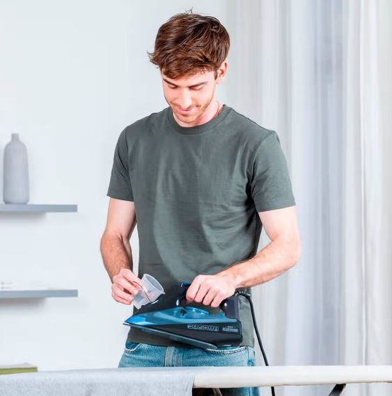 Праска Black&Decker BXIR2606E | Зображення 1