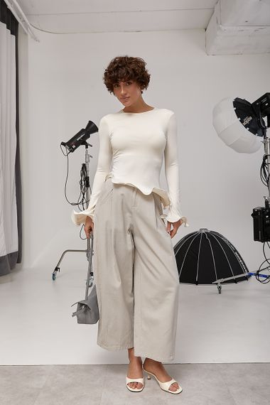 Елегантний лонгслів із хвилеподібними краями - кремовий цвет, ONE SIZE (є розміри) | Зображення 2