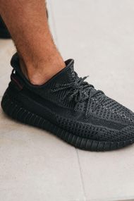 Кросівки Yeezy Boost 350 v2 Black (Шнурки рефлектив) , В'єтнам 0001