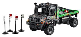 Конструктор LEGO Technic Повнопривідна вантажівка для випробувань Mercedes-Benz Zetros (42129)