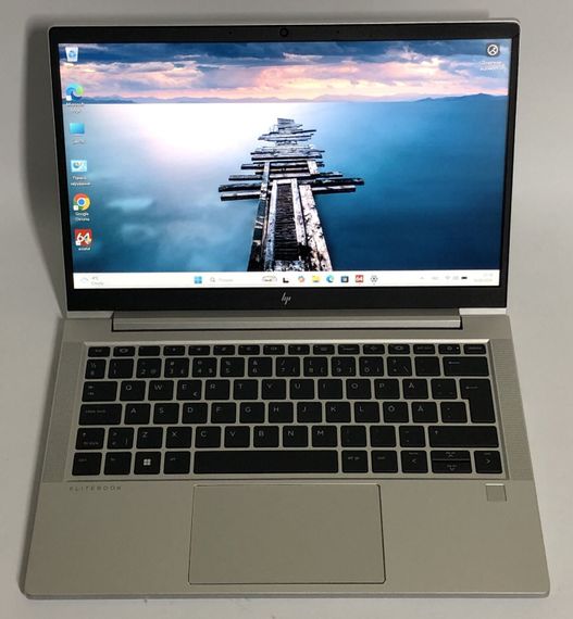 Ультрабук Б-класс HP EliteBook 630 G9 / 13.3" (1920x1080) IPS / Intel Core i3-1215U (6 (8) ядер по 1.2 - 4.4 GHz) / 8 GB DDR4 / 128 GB SSD / Intel UHD Graphics / WebCam / Win 11 Pro б/у | Зображення 1