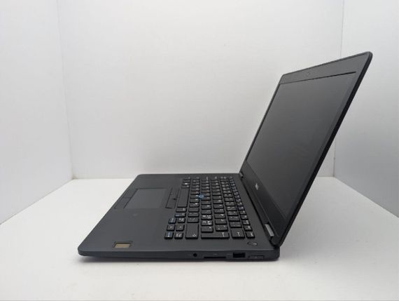 Ноутбук Б-класс Dell Latitude E7470 / 14" (1920x1080) IPS / Intel Core i5-6300U (2 (4) ядра по 2.4 - 3.0 GHz) / 8 GB DDR4 / 128 GB SSD / Intel HD Graphics 520 / WebCam / Fingerprint  б/у | Зображення 4