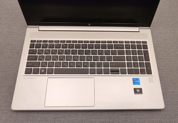 Ультрабук HP EliteBook 650 G9 / 15.6" (1920x1080) IPS / Intel Core i5-1235U (10 (12) ядер 3.3 - 4.4 GHz) / 16 GB DDR4 / 512 GB SSD M.2 / Intel Iris Xe Graphics / WebCam б/у | Зображення 2