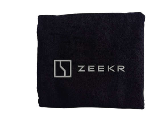 Полотенце с вышивкой махровое банное 70*140 черный автомобилисту Зикр zeekr 00451