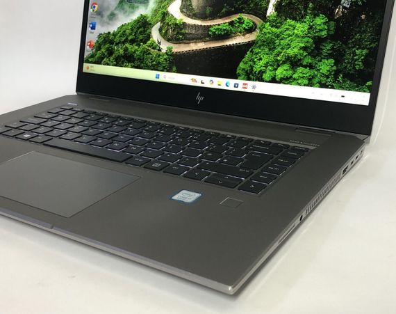 Мобільна робоча станція Б-клас HP ZBook Studio G5 / 15.6" (1920x1080) IPS / Intel Core i7-8750H (6 (12) ядер по 2.2 - 4.1 GHz) / 16 GB DDR4 / 256 GB SSD / nVidia Quadro P1000, 4 GB DDR5, 128-bit / WebCam / Win 11 Pro б/в + Подарунок Накопичувач 64 ГБ | Зображення 2