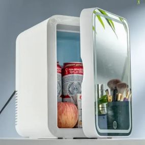Міні холодильник із дзеркалом від прикурювача  на 4л
