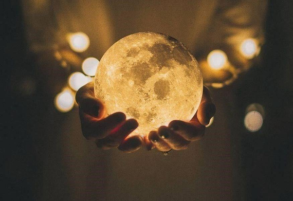 Популярный, дизайнерский Ночник MOON LAMP 13 см на Аккумуляторе с Пультом | Зображення 1