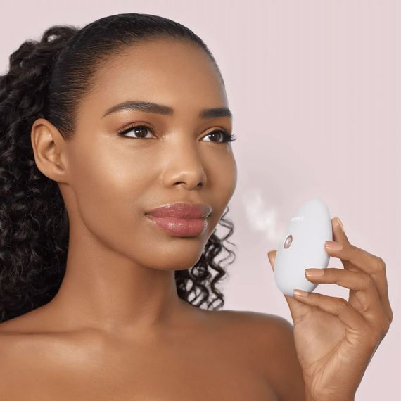 Электронный освежитель для увлажнения лица GESKE Facial Hydration Refresher 4в1 gray, Бронзовый | Зображення 3