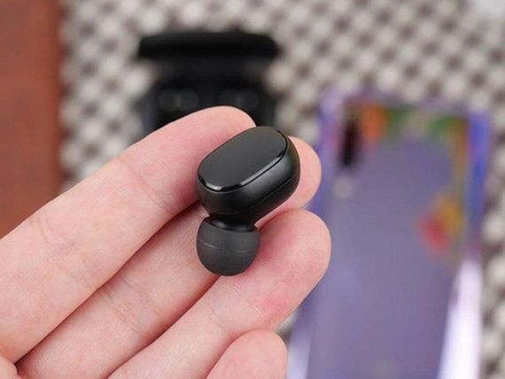 Оригинальные Bluetooth-наушники Xiaomi Redmi AirDots (Mi True Wireless Earbuds) ZBW4480GL Black Global Version | Зображення 3