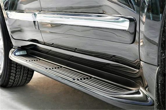 Боковые подножки с LED (дизайн 2015-2020) Белый цвет для Toyota Land Cruiser 200