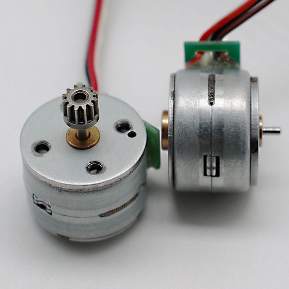 Кроковий двигун PRO-15BY25 12V 15мм 800 PPS стартова шестерня вмонтована на осі