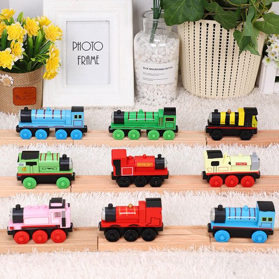 Дерев'яний вагон цистерна з паливом Содор Sodor Fuel на магнітах з мультфільму Томас та його друзі | Зображення 2