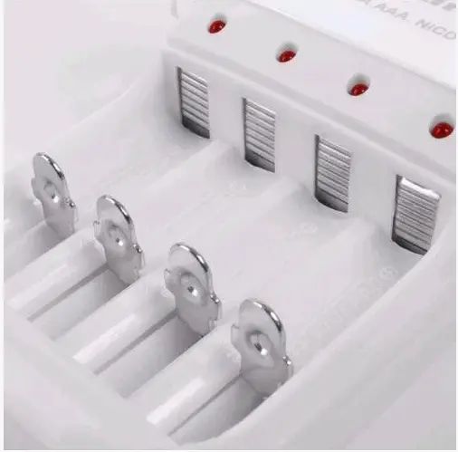 Комплект зарядний + батарейки мікро-пальчик зручний зарядний пристрій JIABAO 212AAA(3279) | Зображення 4