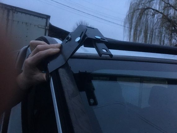 Козырек на лобовое стекло (черный глянец, 5мм) для Renault Trafic 2001-2015 гг | Зображення 3