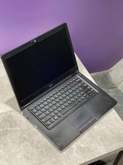 Ультрабук Dell Latitude E5480 / 14" (1366x768) TN / Intel Core i5-6200U (2 (4) ядра по 2.3 - 2.8 GHz) / 16 GB DDR4 / 240 GB SSD / Intel HD Graphics 520 / WebCam б/у | Зображення 6