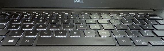 Мобільна робоча станція Dell Precision 5540 / 15.6" (1920x1080) IPS / Intel Core i7-9850H (6 (12) ядер по 2.6 - 4.6 GHz) / 32 GB DDR4 / 512 GB SSD / nVidia Quadro T1000, 4 GB GDDR5, 128-bit / WebCam б/в | Зображення 8