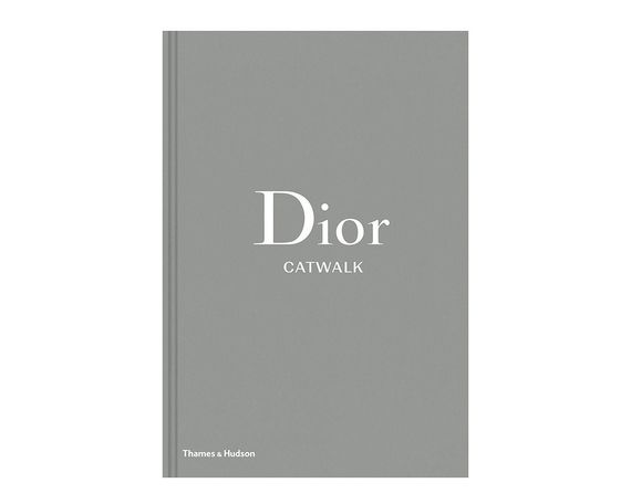 Книга про колекції Діор Dior Catwalk: The Complete Collections. Alexander Fury історія моди з ілюстраціями
