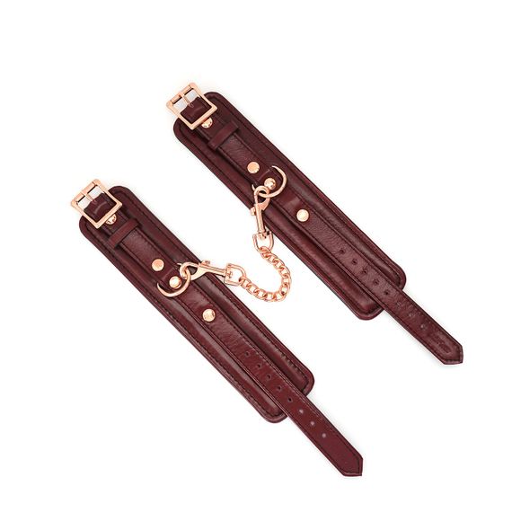 Шкіряні наручники Liebe Seele Wine Red Wrist Cuffs, знімний ланцюжок-кріплення | Зображення 2