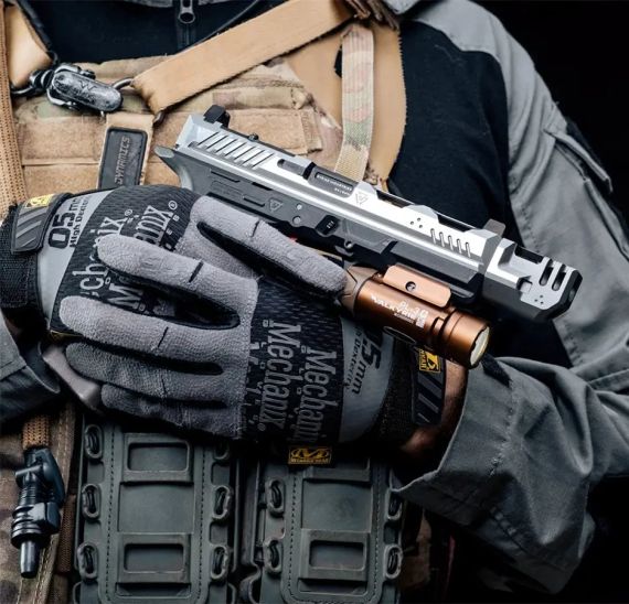 Ліхтар Olight PL-3R Valkyrie Desert Tan | Зображення 9