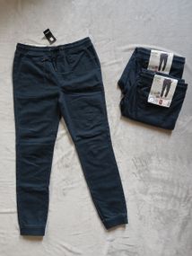 Мужские демисезонные штаны на манжетах