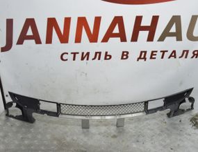 Решітка переднього бампера центральна BMW 3 Series E46 2001-2005 рестайл БМВ е46 51117030596