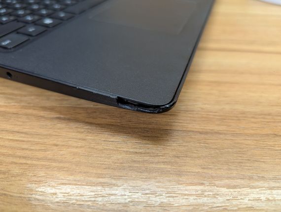Ноутбук Б-класс Dell Latitude 3590 / 15.6" (1366x768) TN / Intel Celeron 3865U (2 ядра по 1.8 GHz) / 8 GB DDR4 / 240 GB SSD / Intel HD Graphics 610 / WebCam / HDMI / Windows 10 б/у | Зображення 2
