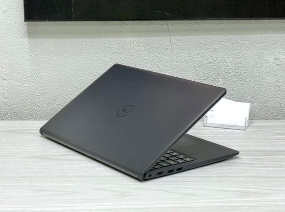 Ультрабук Dell Vostro 15 3510 / 15.6" (1920x1080) IPS / Intel Core i5-1135G7 (4 (8) ядра по 2.4 - 4.2 GHz) / 16 GB DDR4 / 512 GB SSD / Intel Iris Xe Graphics / WebCam / Win 11 Pro б/в | Зображення 4