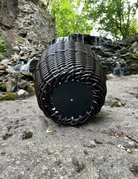 Кашпо зі штучного ротангу ручної роботи “Гірське Венге”, обʼєм 10 л — підвазонник для дому, саду, тераси | Зображення 2