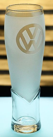 Пивной крафтовый бокал 440 мл с гравировкой ФольксвагенVolkswagen подарок для автолюбителя кружка для пива | Зображення 1