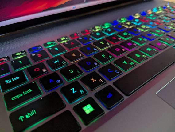 Мобильная рабочая станция MSI Creator Pro Z16P / 16" (2560x1600) IPS / Intel Core i9-12900H (14 (20) ядер по 3.8 - 5.0 GHz) / 64 GB DDR5 / 1000 GB SSD / nVidia RTX A5500, 16 GB GDDR6, 256-bit / WebCam / TouchID / Windows 11 б/у | Зображення 5