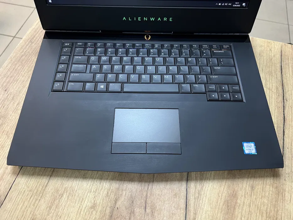 Ноутбук Dell Alienware 15 R3 15.6" FHD IPS i7 6700HQ/16gb/128SSD+1Tb/GTX 1060 | Зображення 1