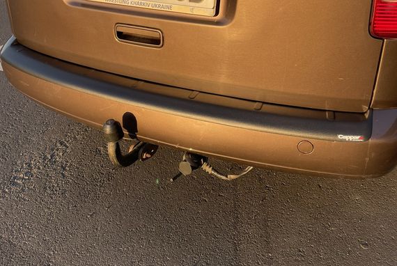 Накладка на задній бампер (ABS) для Volkswagen Caddy 2004-2010 рр | Зображення 3