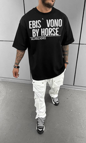 Футболка з мерчем