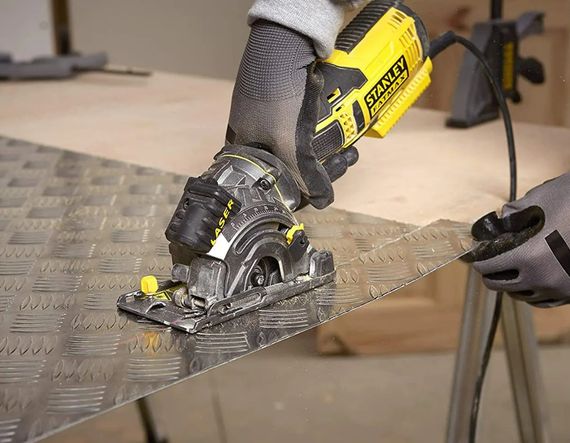 Пила циркулярна мережева Stanley Fatmax FME380K | Зображення 1