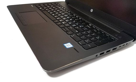 Мобильная рабочая станция HP ZBook 15 G3 / 15.6" (1920x1080) TN / Intel Core i7-6700HQ (4 (8) ядра по 2.6 - 3.5 GHz) / 16 GB DDR4 / 256 GB SSD M.2 / AMD FirePro W5170M, 2 GB GDDR5, 128-bit / WebCam / Win 10 Pro б/у | Зображення 3