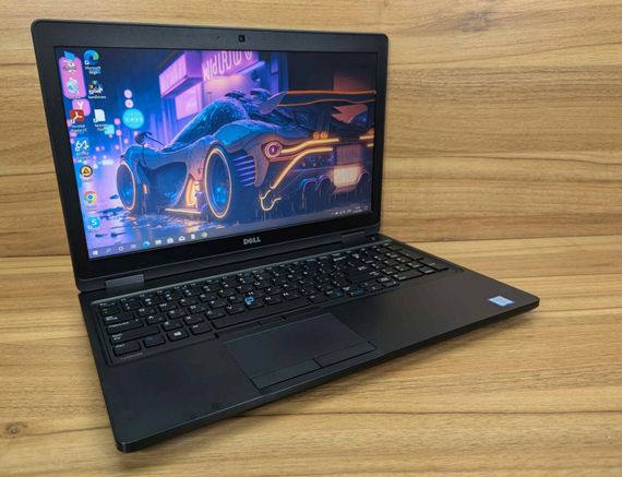 Ноутбук Dell Latitude 5580 / 15.6" (1366x768) TN / Intel Core i5-7200U (2 (4) ядра по 2.5 - 3.1 GHz) / 8 GB DDR4 / 128 GB SSD / Intel HD Graphics 620 / WebCam / Windows 10 б/в + Подарунок  Флеш-накопичувач USB 32 ГБ | Зображення 3
