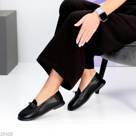 Удобные повседневные черные кожаные лоферы стильный декор | Зображення 6