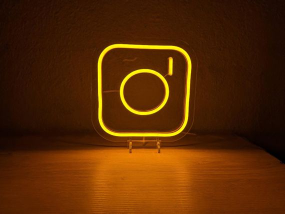 Неоновий світильник Інстаграм 200х200 acr-n000032