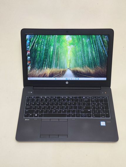 Мобильная рабочая станция HP ZBook Studio G4 / 15.6" (1920x1080) IPS / Intel Core i7-7820HQ (4 (8) ядра по 2.9 - 3.9 GHz) / 16 GB DDR4 / 256 GB SSD / nVidia Quadro M2200, 4 GB GDDR5, 128-bit / WebCam б/у | Зображення 1