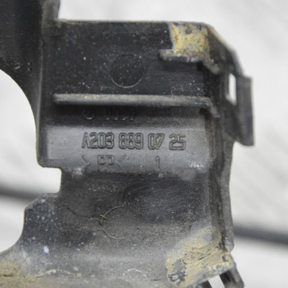 Кришка замка капота Mercedes C-Class W203 2000-2007 Корпус накладка замка капота Мерседес В203 A2038890725 | Зображення 3