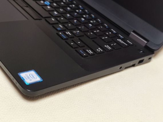 Ноутбук Dell Latitude E5470 / 14" (1366x768) TN / Intel Core i5-6300U (2 (4) ядра по 2.4 - 3.0 GHz) / 8 GB DDR3 / 128 GB SSD / Intel HD Graphics 520 б/у | Зображення 3