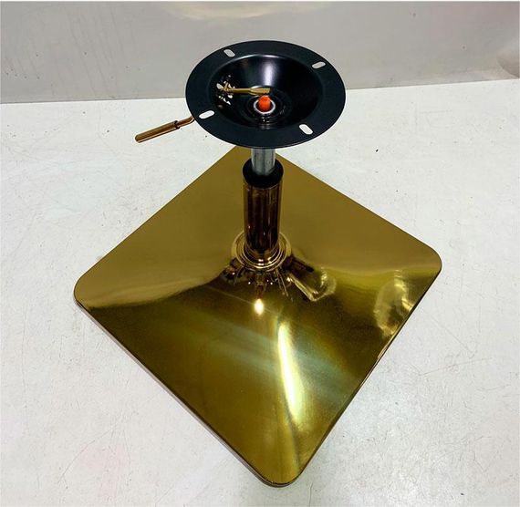Крісло поворотне Jeff 4GD-Base на золотій квадратній опорі з регулюванням висоти, м'яка оббивка Шкірзам чорний | Зображення 3