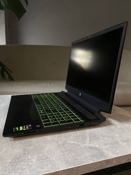 Игровой ноутбук Б-класс HP Pavilion 15-ec1216ng / 15.6" (1920x1080) TN / AMD Ryzen 7 4800H (8 (16) ядер по 2.9 - 4.2 GHz) / 16 GB DDR4 / 512 GB SSD / nVidia GeForce GTX 1650 Ti, 4 GB GDDR6, 128-bit / WebCam / Win 10 б/у | Зображення 3