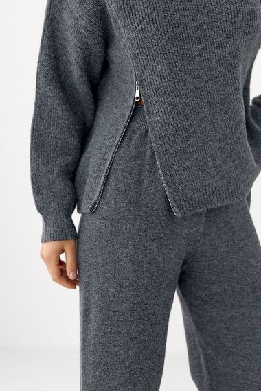 В'язаний костюм зі светром із блискавками та прямими штанами - сірий цвет, ONE SIZE (є розміри) | Зображення 3
