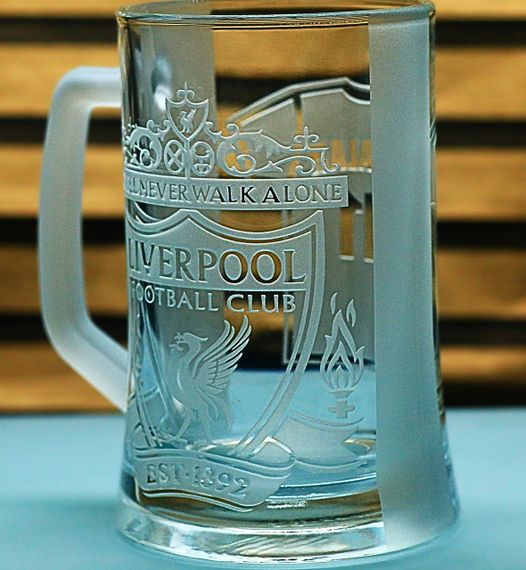Пивний келих 670 мл Liverpool з гравіюванням подарунок для фаната ФК Ліверпуль футбольний кухоль Салах | Зображення 2