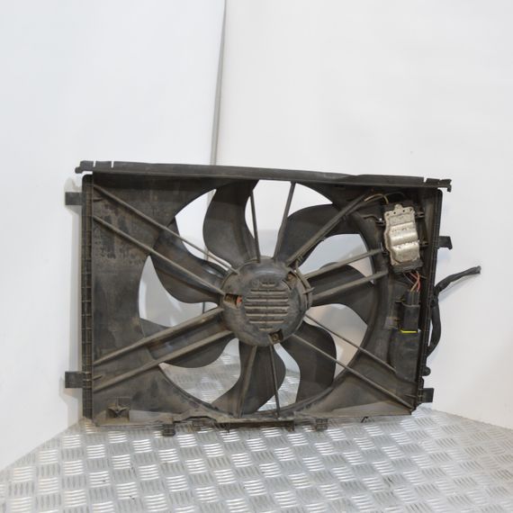 Вентилятор радіатора в зборі Mercedes W204 2007-2014 Вентилятор охолодження радіатора Мерседес в204 A2045000193 | Зображення 1