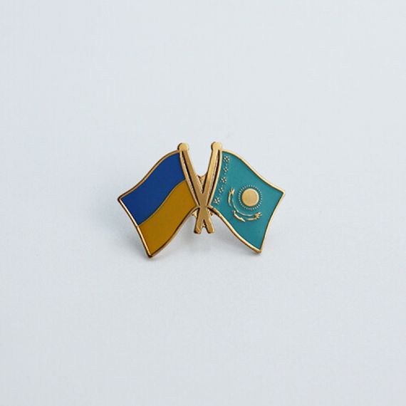 Значок Dobroznak Прапори Україна Казахстан 26х17 мм (6132)